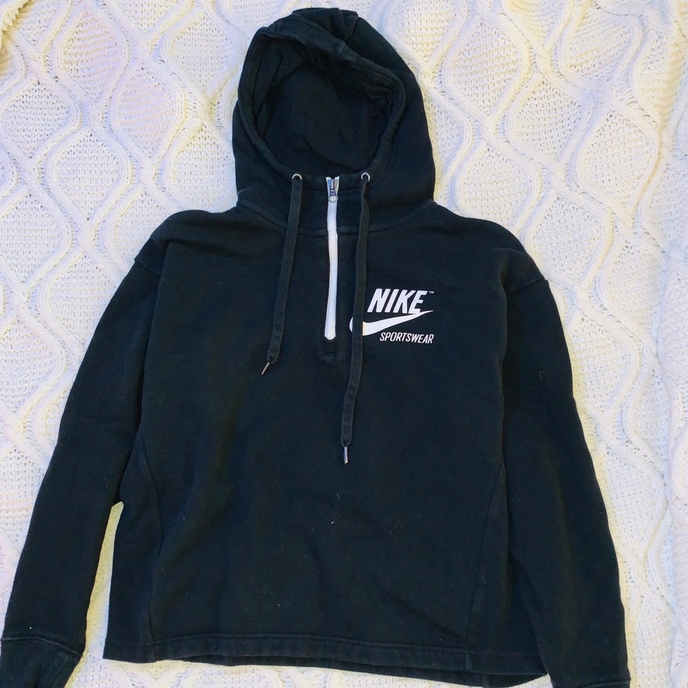 Women’s Slightly Cropped Hoodie.